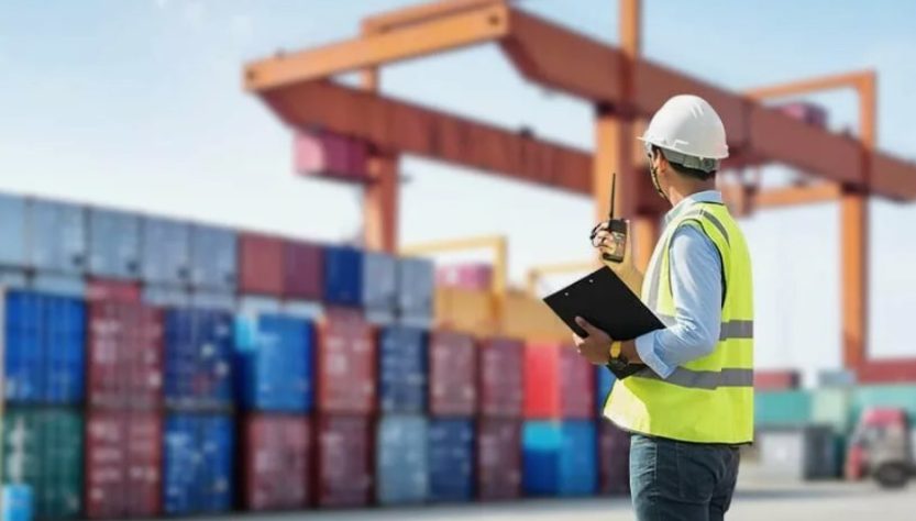 Таможенное оформление под ключ: стоит ли обращаться к брокеру